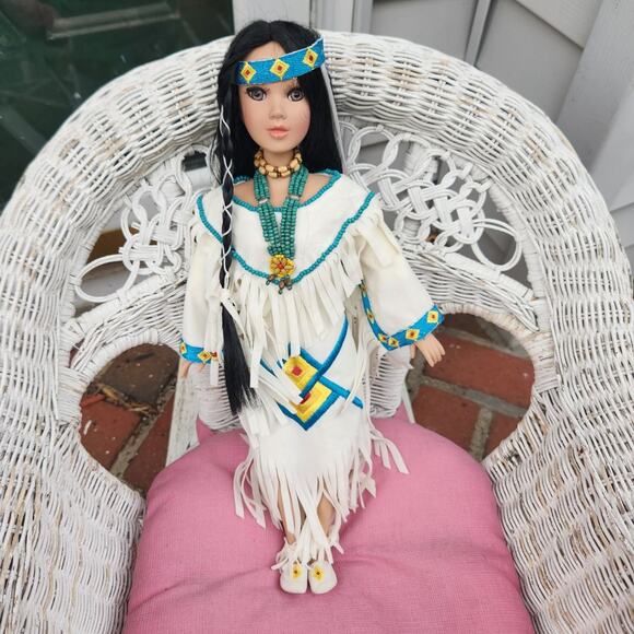 Native American Doll - Picture 1 of 4